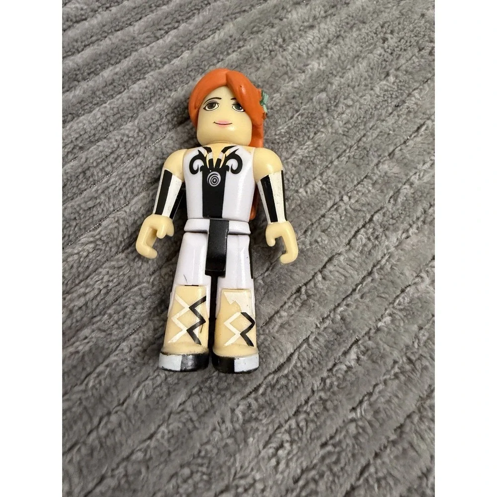 Roblox Celebrity Collection Series 1 Fuzzywooo Figure No Codes - Loose